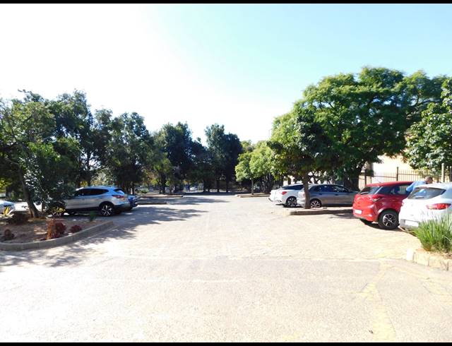 260M² OFFICE TO LET IN FERNDALE